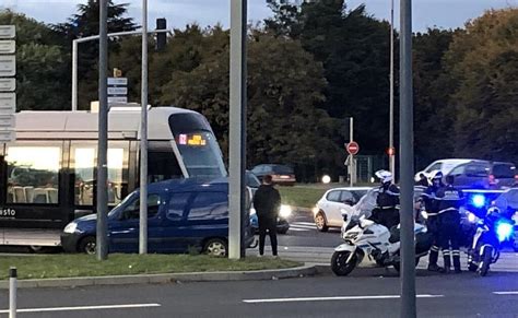 Collision entre le tramway et une voiture à Caen